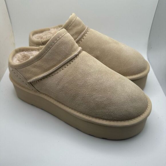 CUSHIONAIRE Women's Genuine Suede Cozy Mule Platform +Memory Foam 9 SAND NEW - Picture 1 of 7